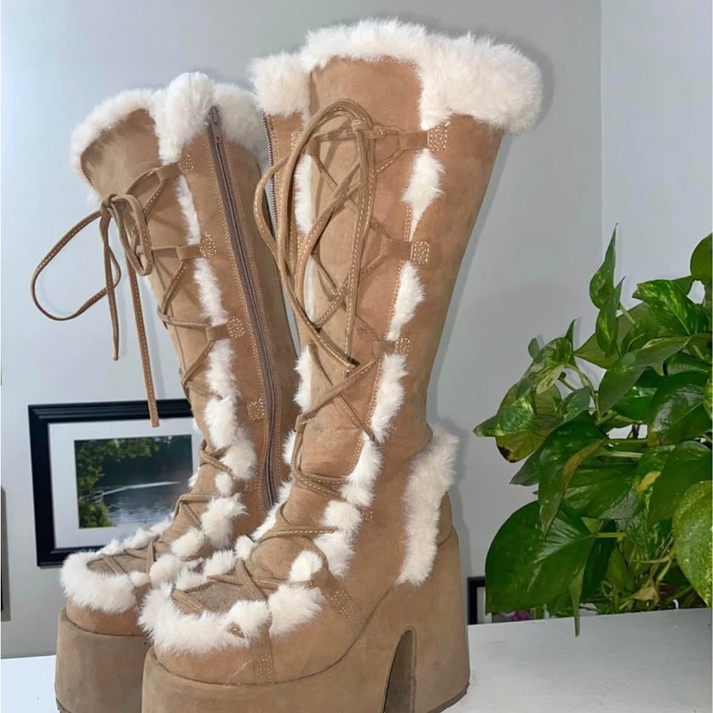 Demonia Camel 311 Platform Boots
